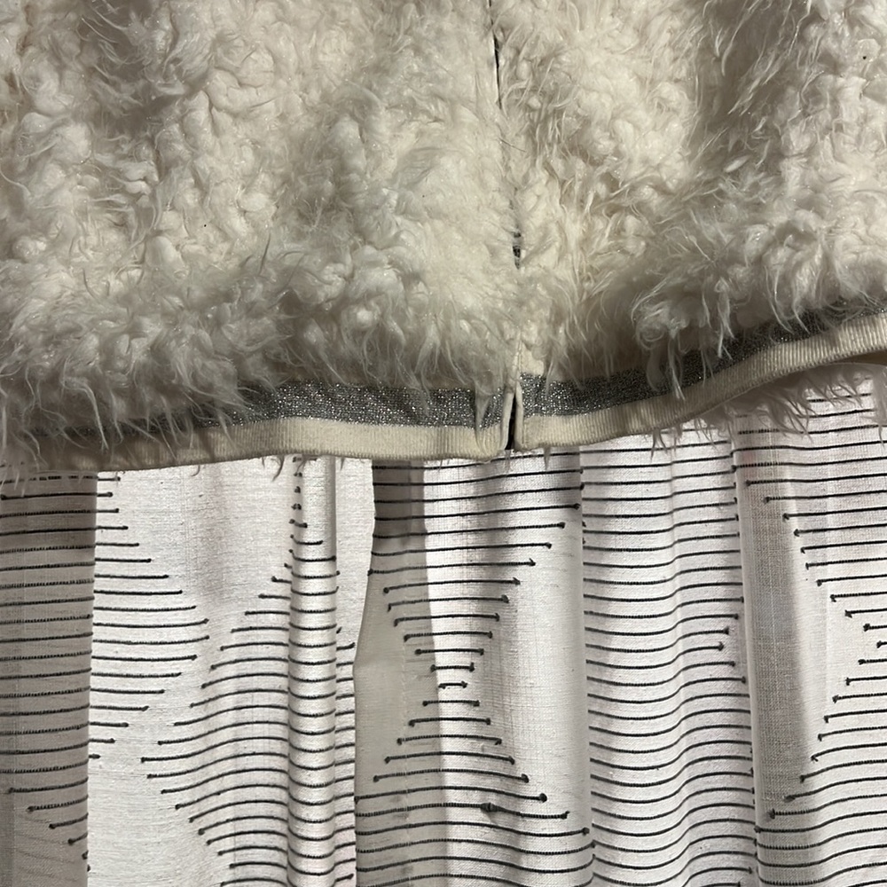 Furry jacket - Picture 2 of 5